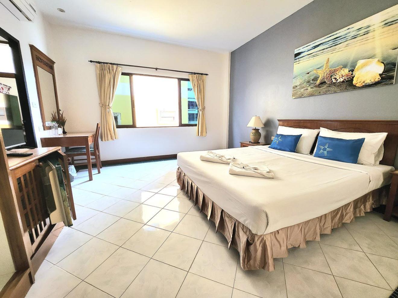 Sea Front Boutique - 3* Patong